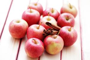 Можно ли есть яблоки при сахарном диабете 1 и 2 типа