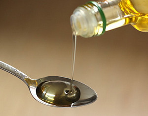 Как принимать льняное масло при сахарном диабете разных типов и чем оно полезно