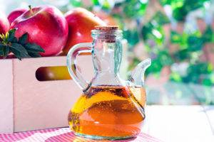 Можно ли употреблять яблочный уксус диабетикам и какая от него польза?